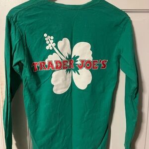 Trader Joe's Green Long Sleeve Women's Tee